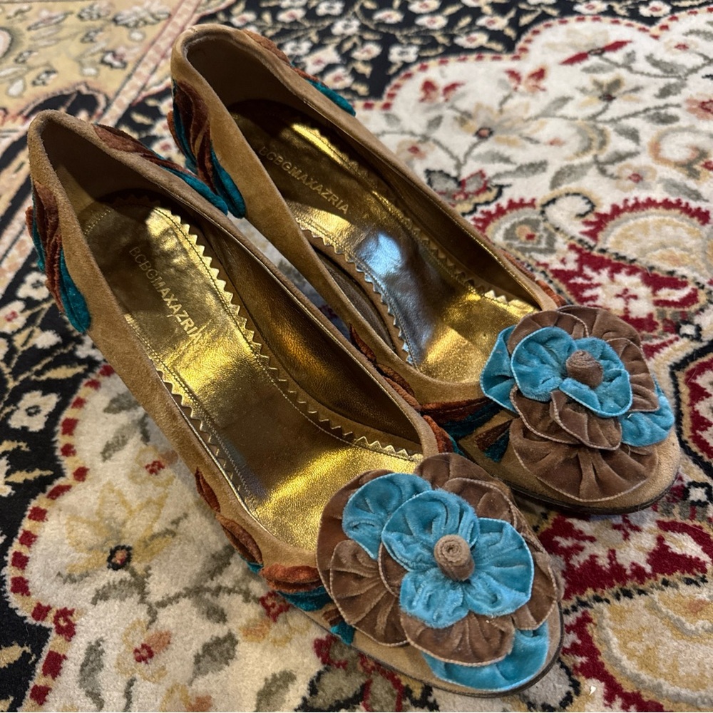 BCBGMaxAzria Blue and Brown Suede Floral Heels